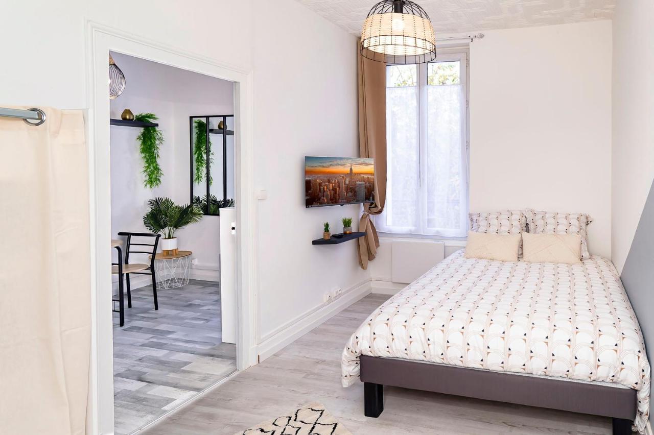 Ld-Location Hotel Montluçon Buitenkant foto