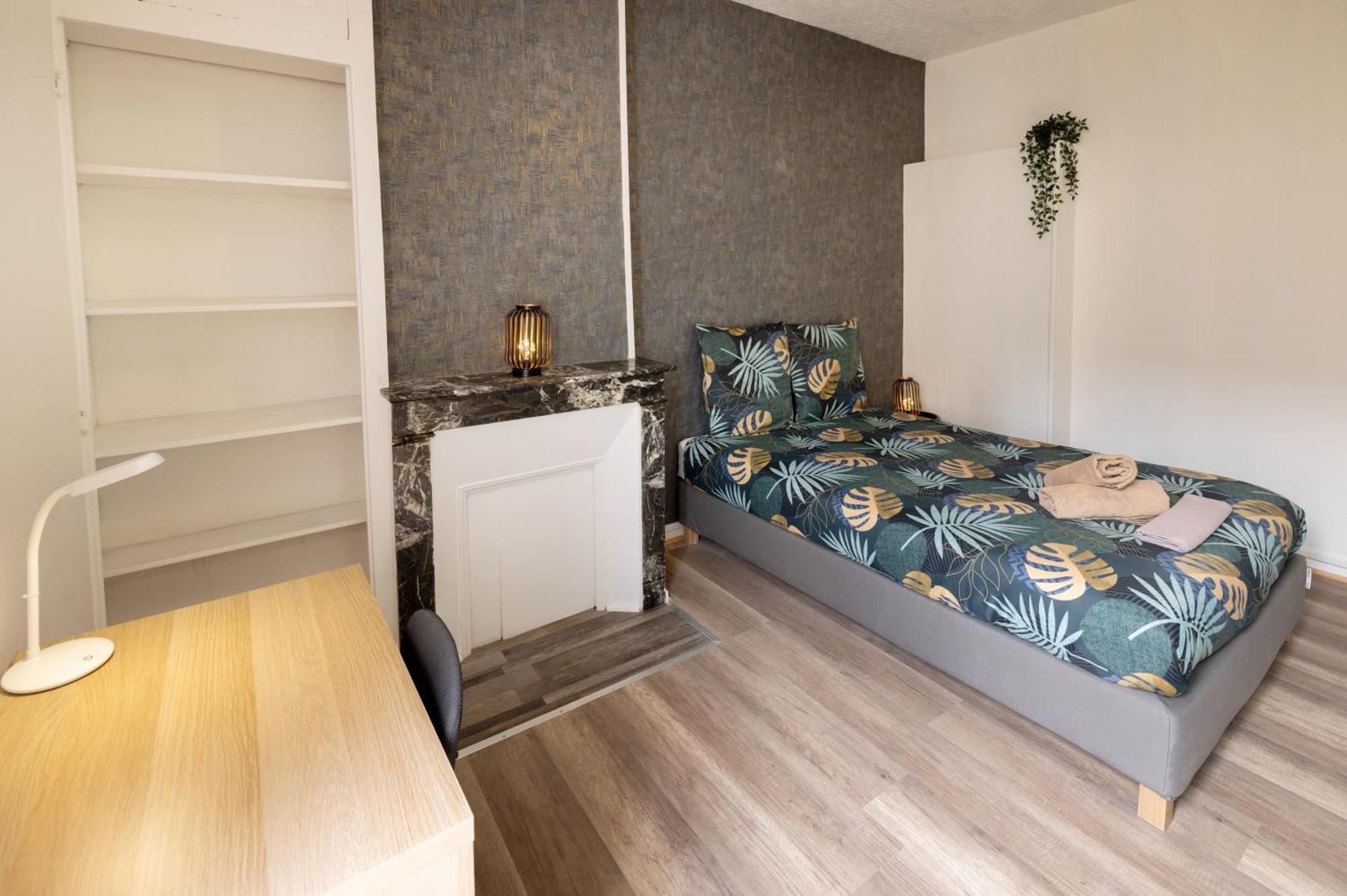 Ld-Location Hotel Montluçon Buitenkant foto