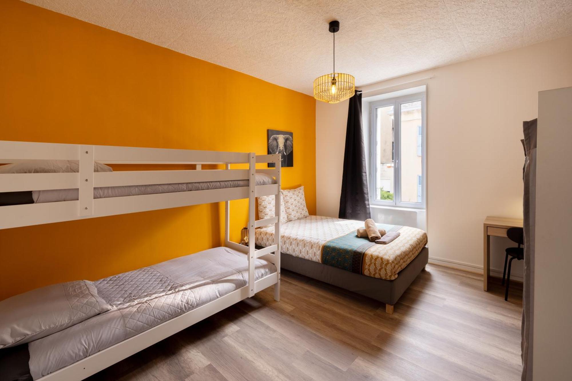 Ld-Location Hotel Montluçon Buitenkant foto