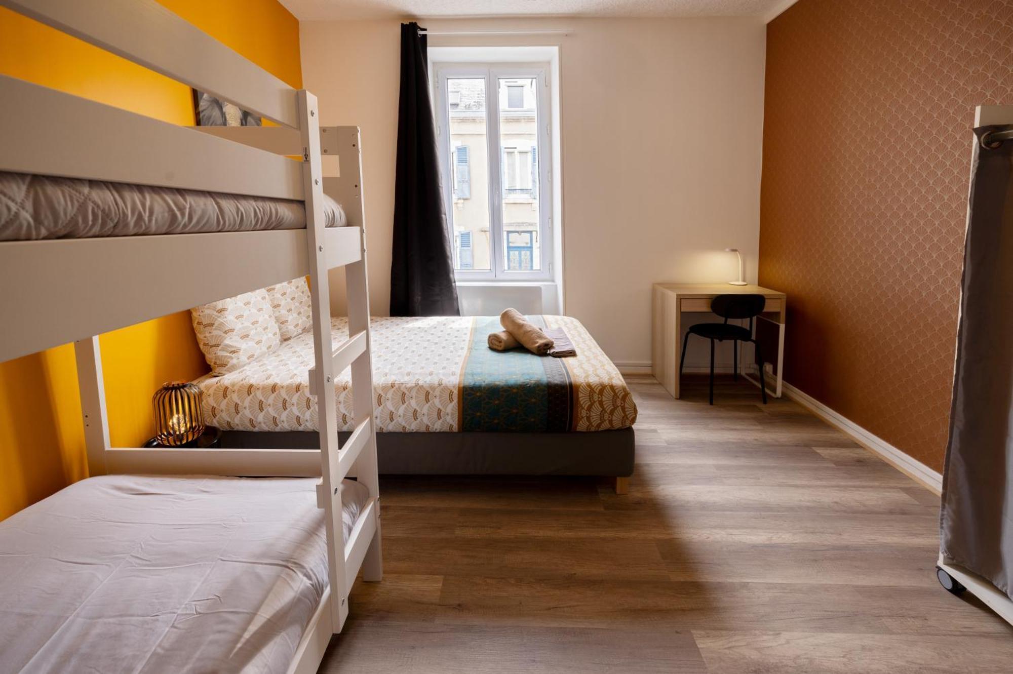 Ld-Location Hotel Montluçon Buitenkant foto