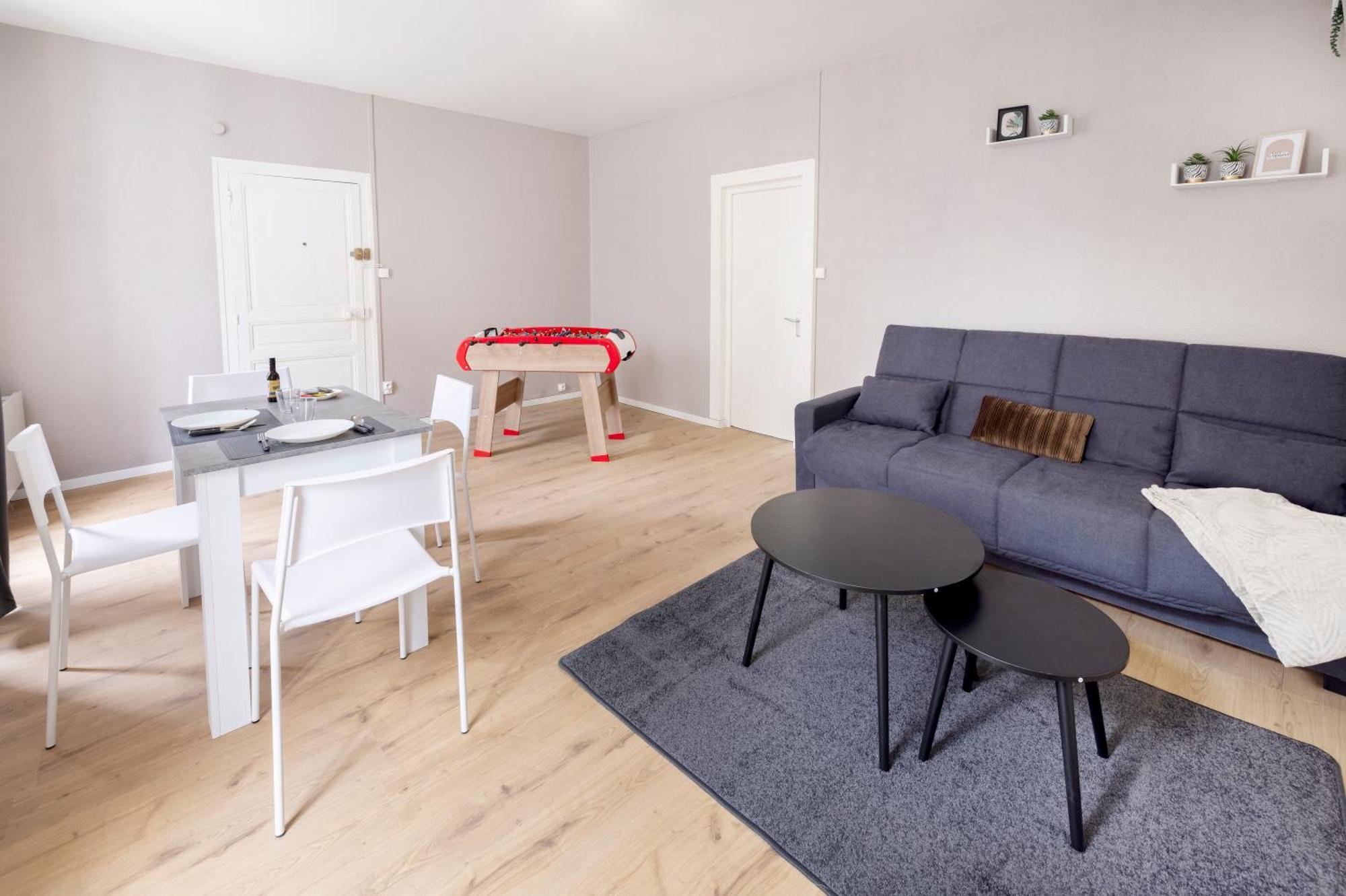 Ld-Location Hotel Montluçon Buitenkant foto