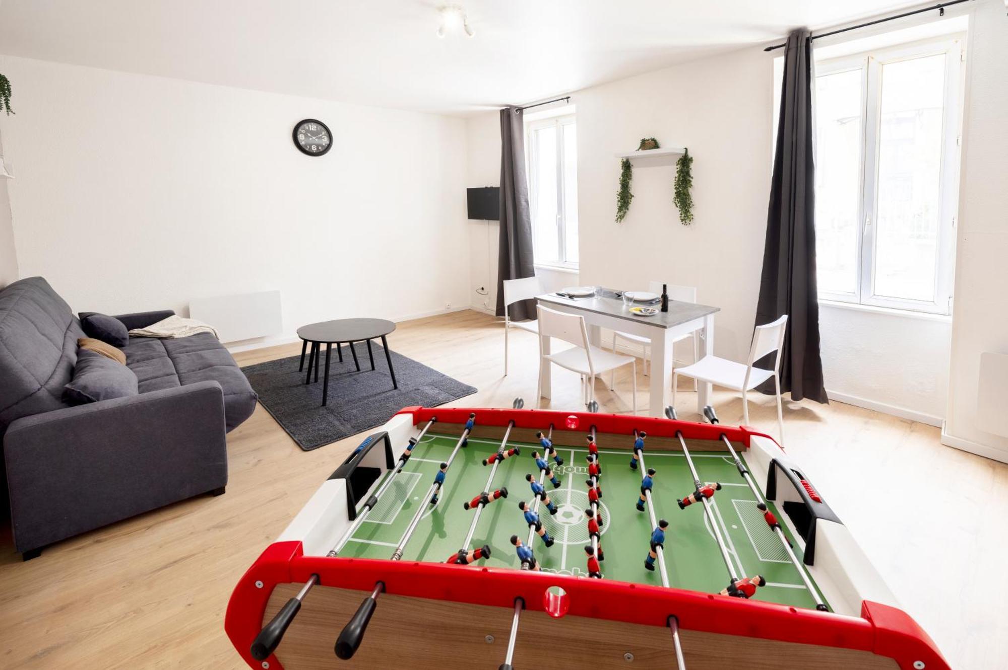 Ld-Location Hotel Montluçon Buitenkant foto